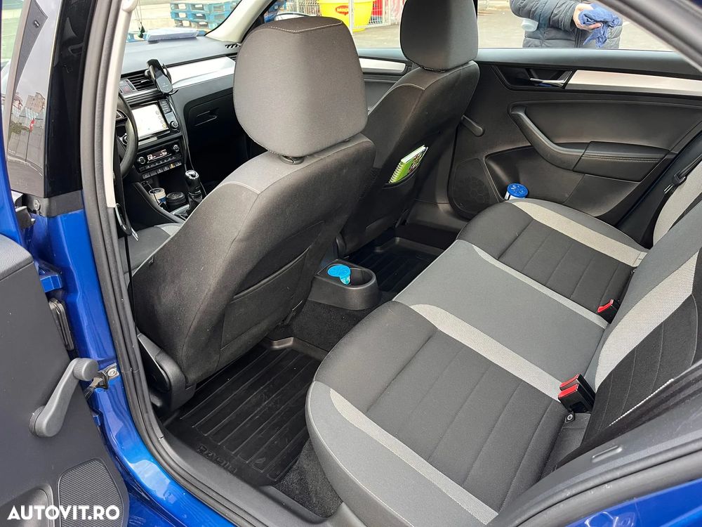 Skoda RAPID 1.0 TSI Clever - 22