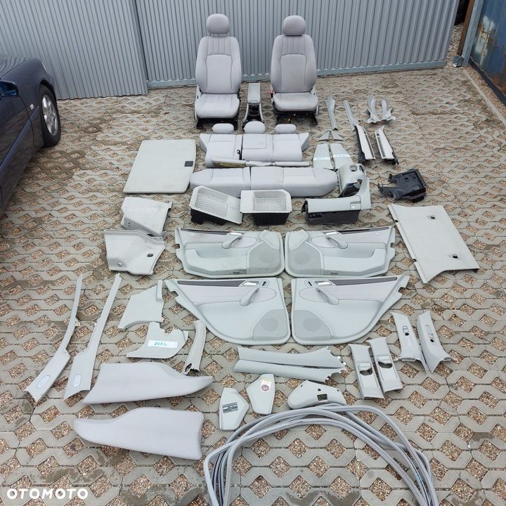 FOTELE KANAPA WNETRZE BOCZKI DYWANY POSZYCIA KOMPLET MERCEDES C W203 LIFT COMBI KOMBI ORYG DEMONTAZ - 1