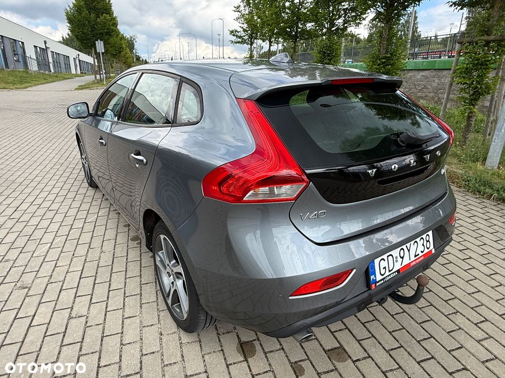 Volvo V40 D4 Momentum - 9