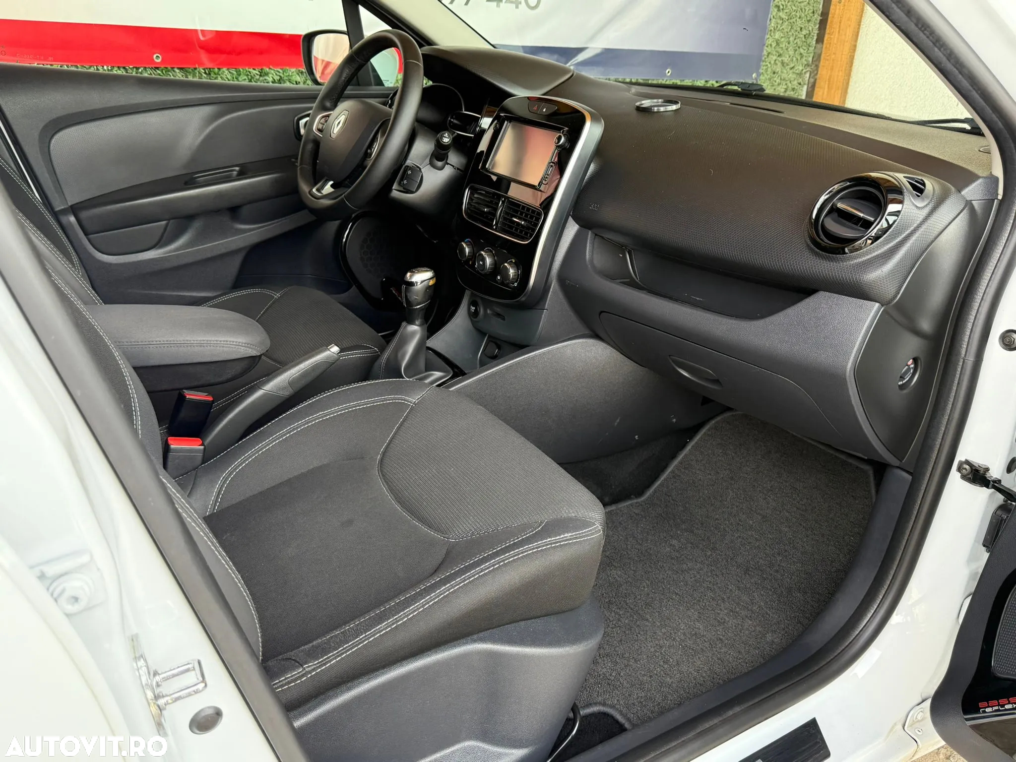 Renault Clio Estate TCe Zen - 4