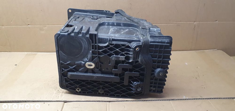 Podstawa akumulatora Land Rover Discovery Sport L550 6G9N-10757-AF - 6