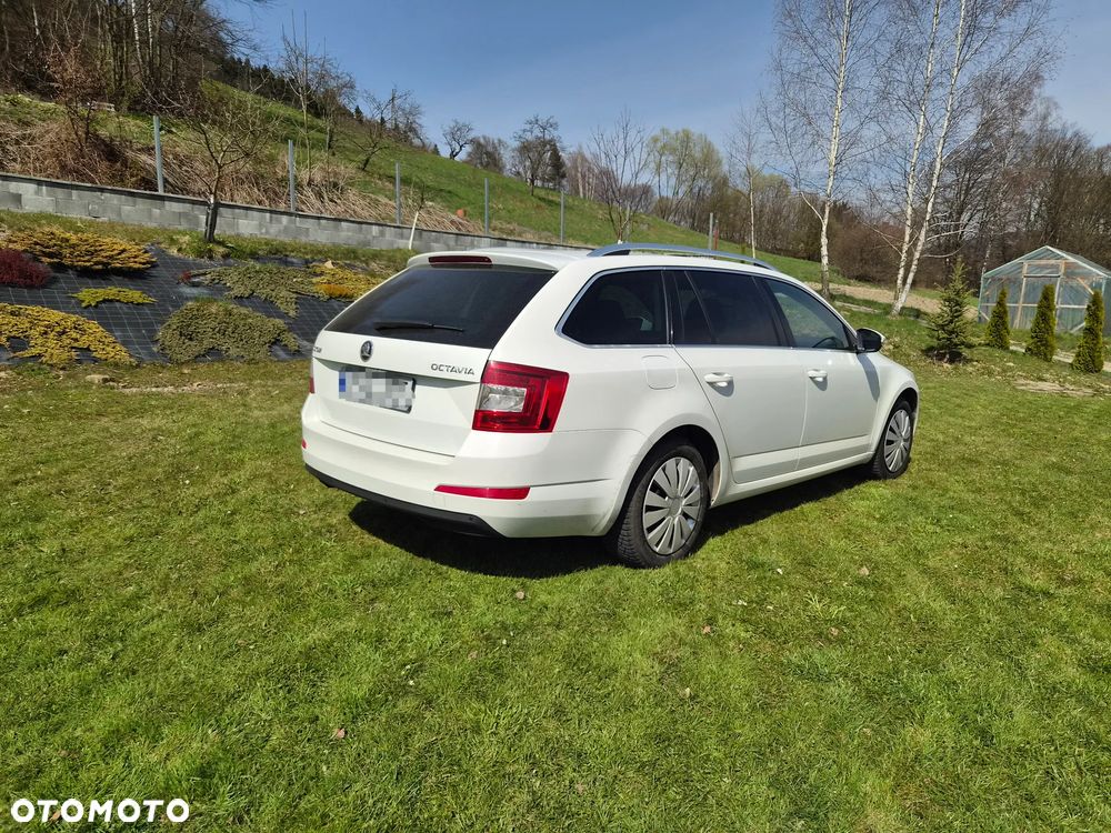 Skoda Octavia 1.6 TDI Ambiente - 4