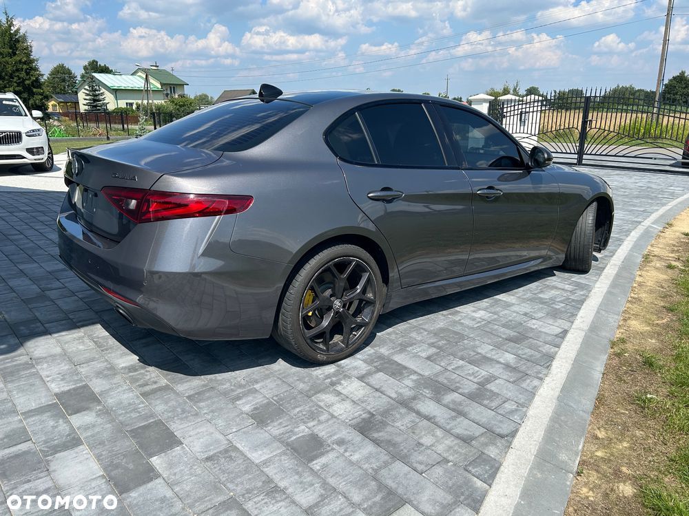 Alfa Romeo Giulia 2.0 Turbo TI Q4 - 12