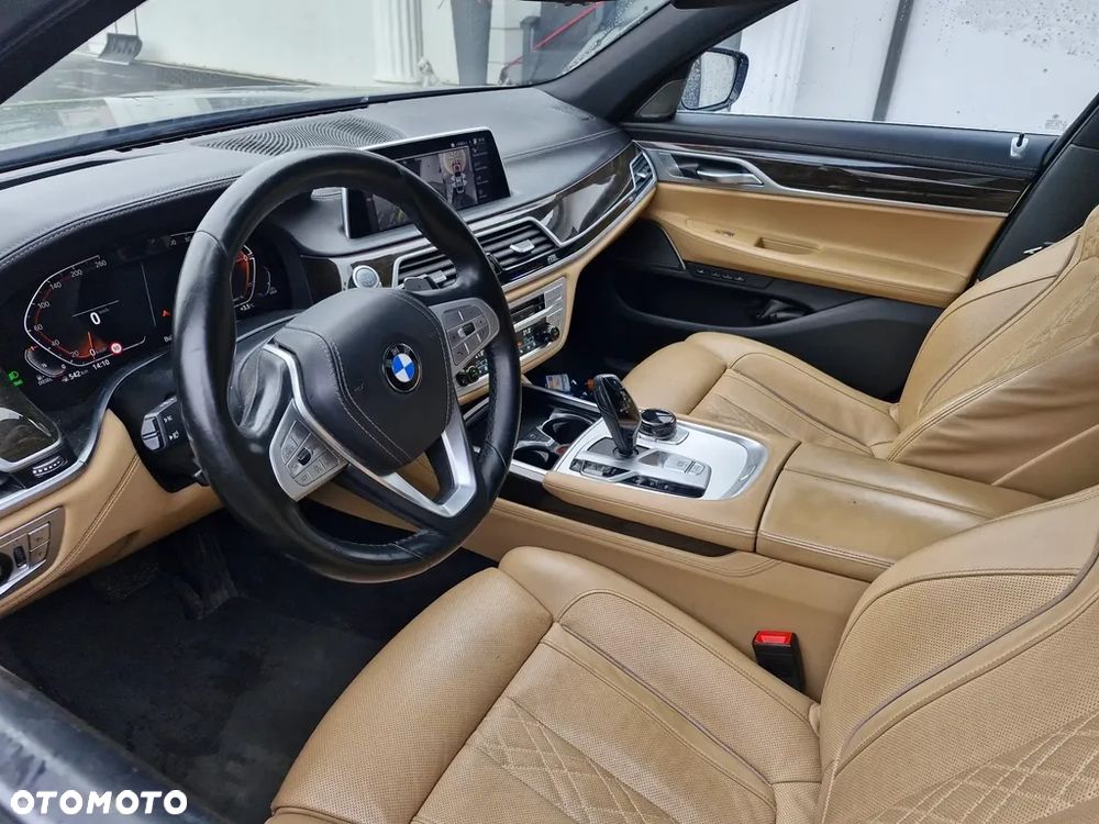 BMW Seria 7 740d xDrive sport - 14