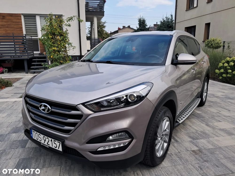 Hyundai Tucson ver-blue-1-7-crdi-2wd-intro-edition - 2