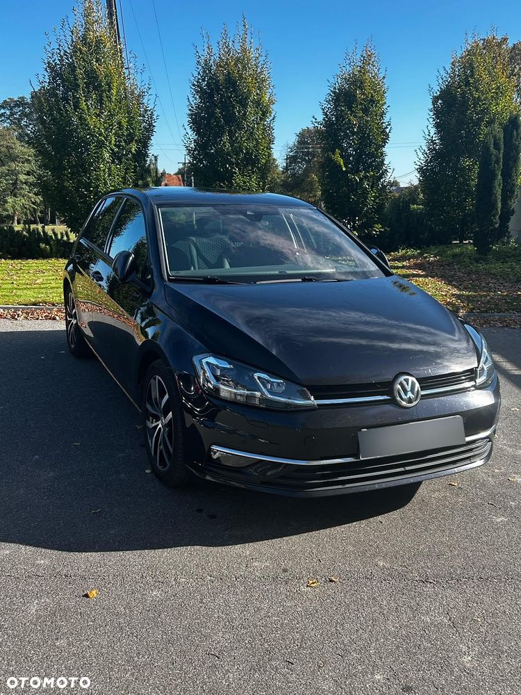 Volkswagen Golf - 1