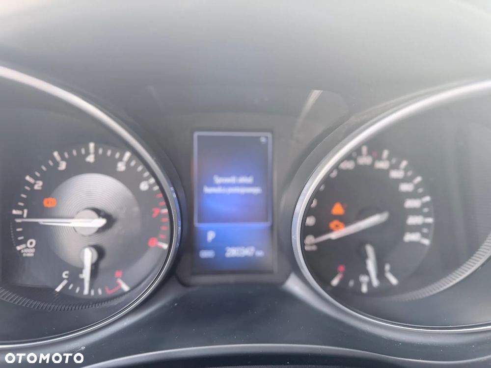 Toyota Avensis 1.8 Premium MS - 12