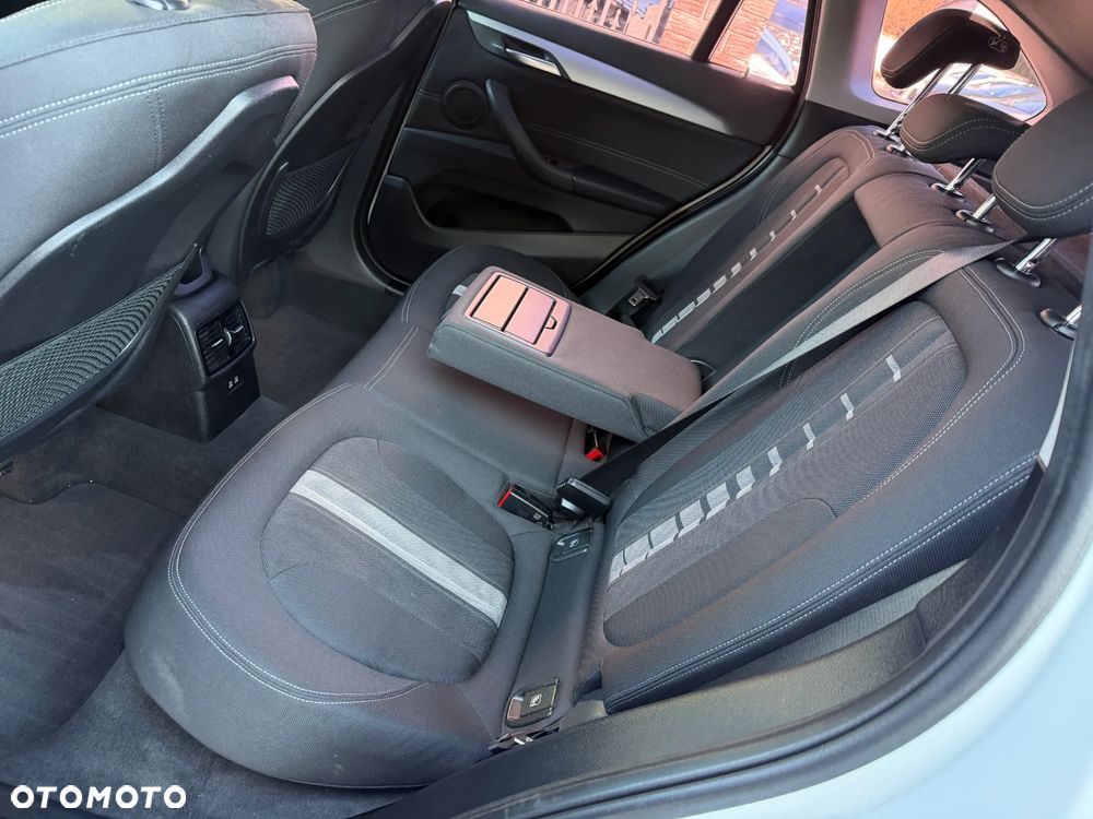 BMW X1 sDrive18i Advantage - 34