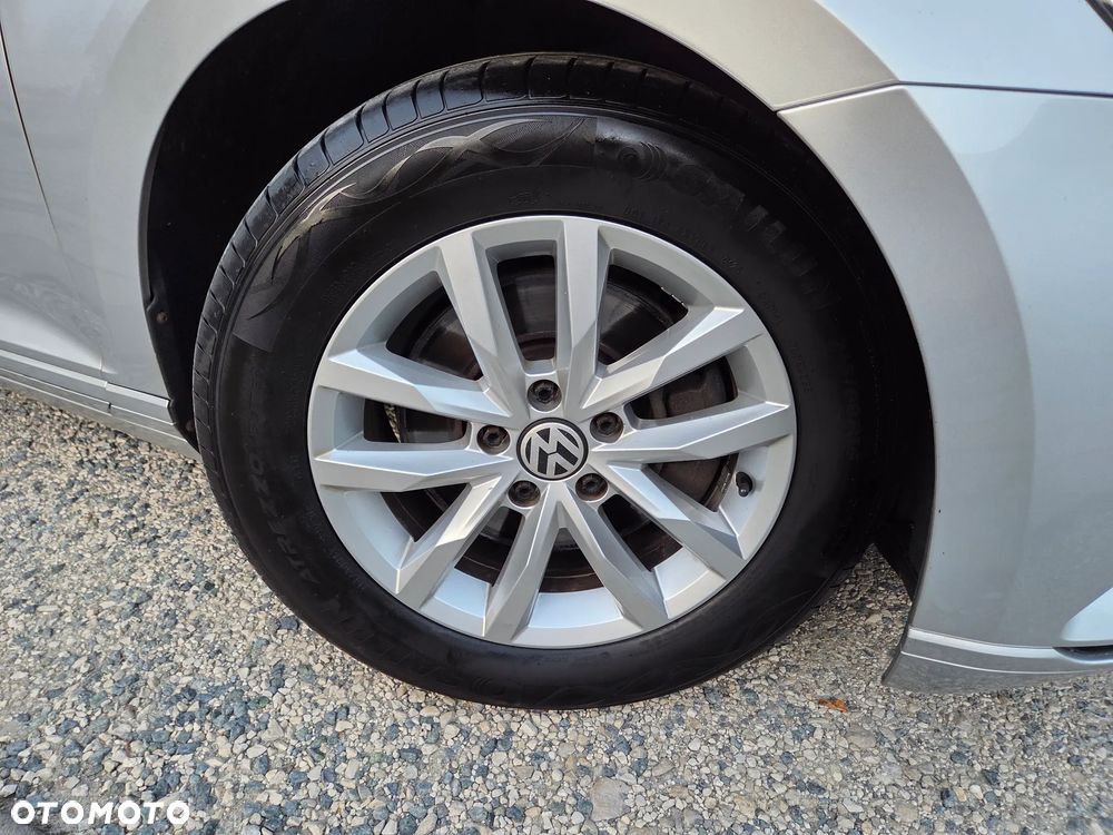 Volkswagen Passat 2.0 TDI BMT Comfortline - 23