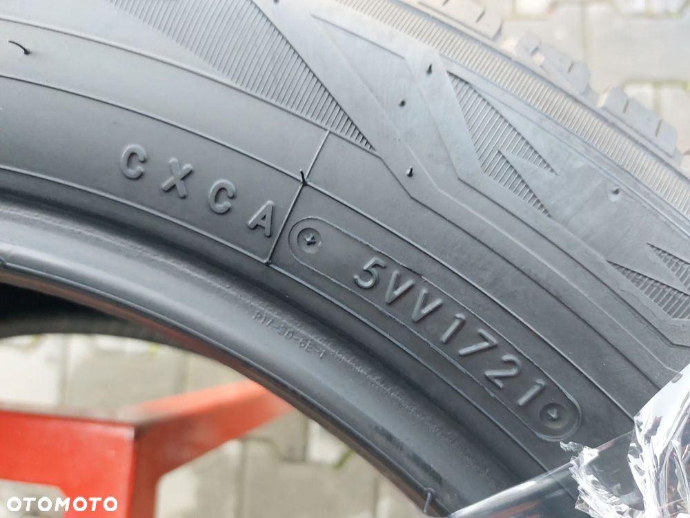 215/60 R17C OPONY TOYO OBSERVE VAN DOT21 - 5