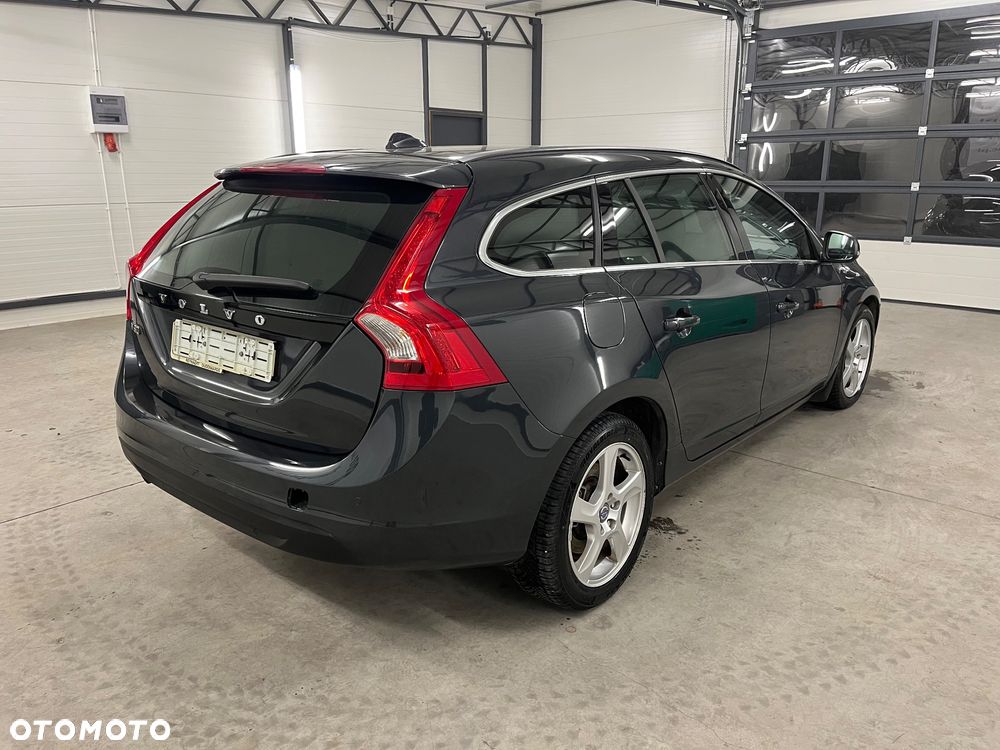 Volvo V60 DRIVe Momentum - 8