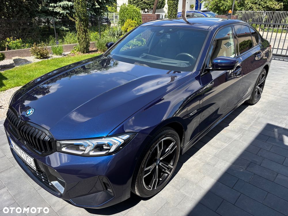 BMW Seria 3 330e xDrive M Sport - 3