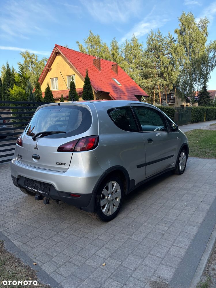 Mitsubishi Colt - 3