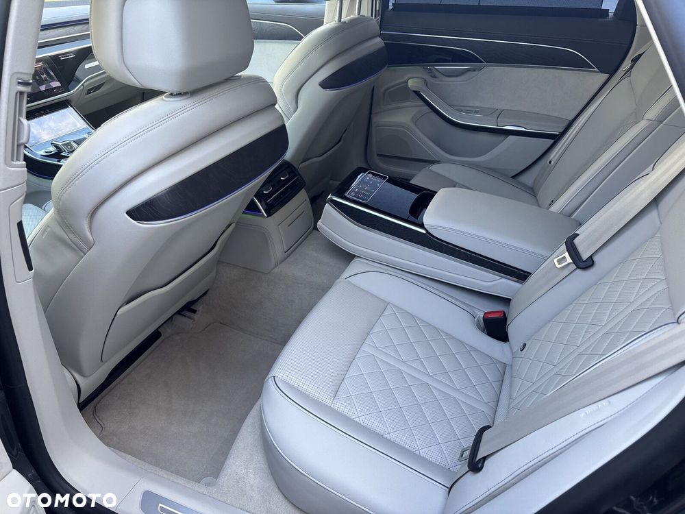 Audi A8 - 32
