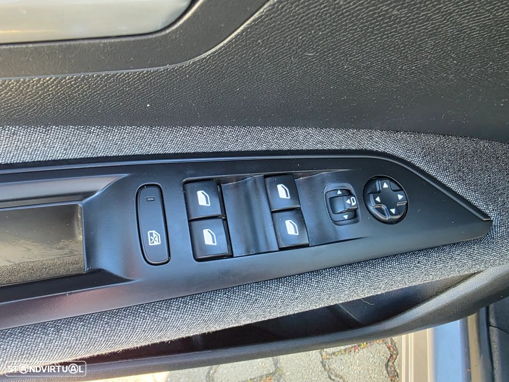 Peugeot 3008 PureTech 130 Stop & Start GPF Active - 24