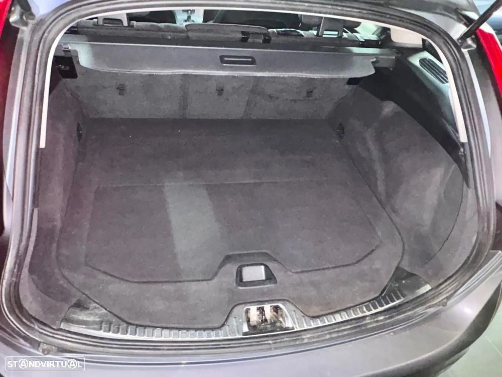 Volvo V60 2.0 D2 Summum Geartronic - 34