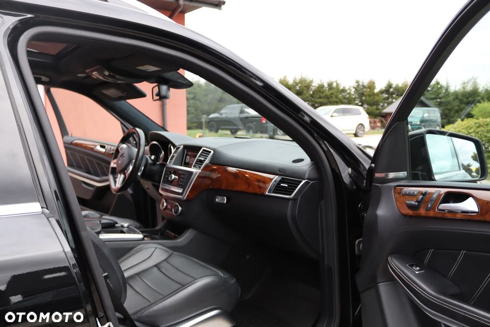Mercedes-Benz GL - 26