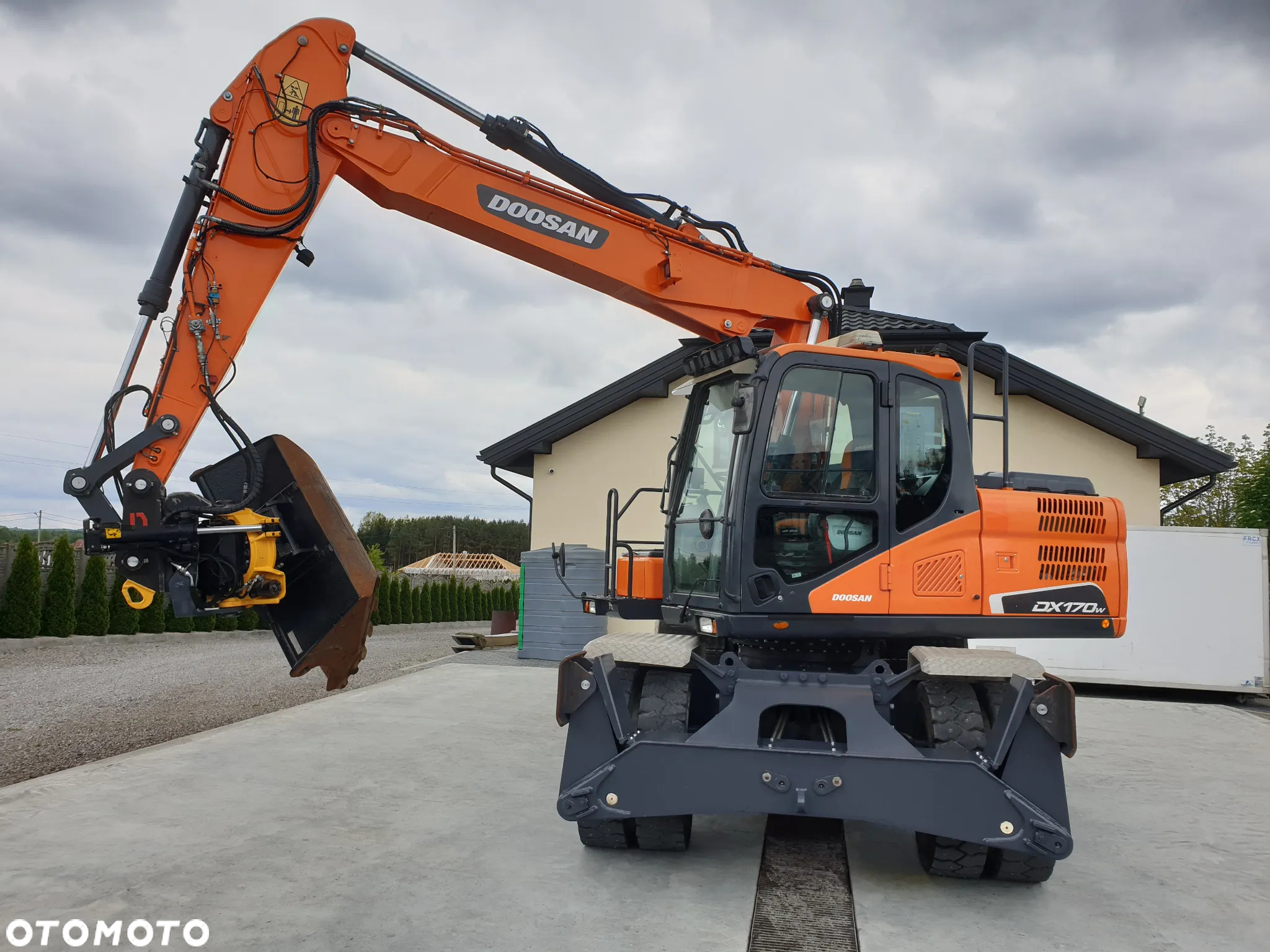 Doosan DX 170 W SPROWADZONY/ROTOTILT PIĘKNY STAN - 37