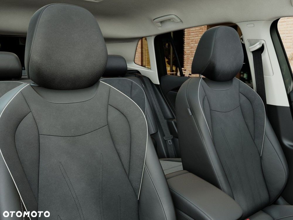 Volkswagen Tiguan - 11