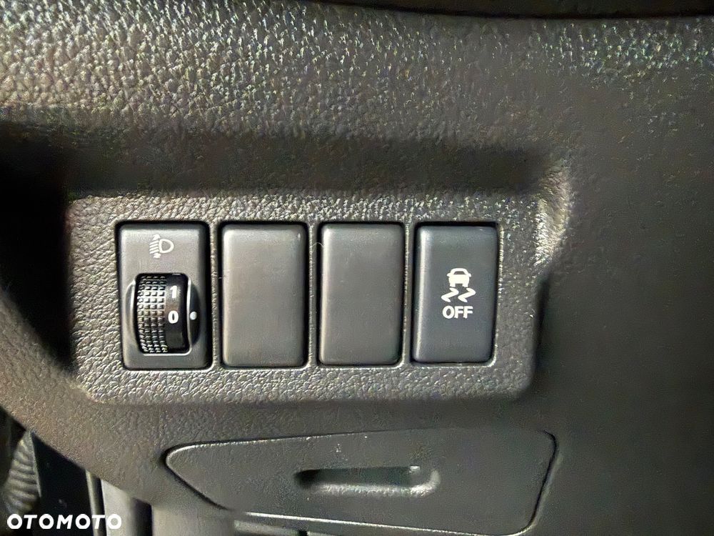 Nissan X-Trail 2.0 4x4 XE - 26