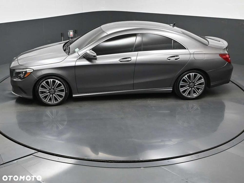 Mercedes-Benz CLA 250 4-Matic - 14
