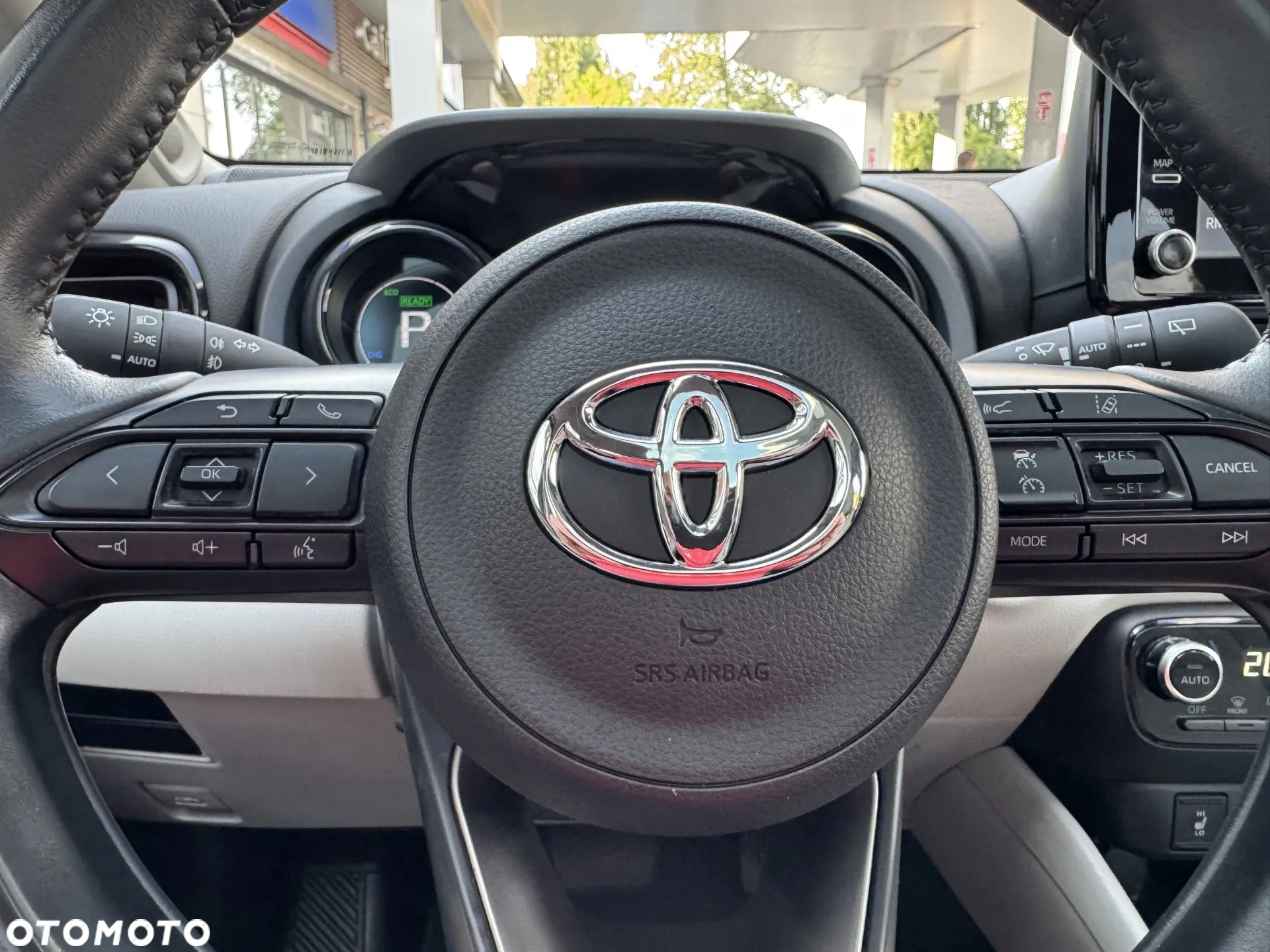 Toyota Yaris Hybrid 116 1.5 VVT-i Black&White - 20