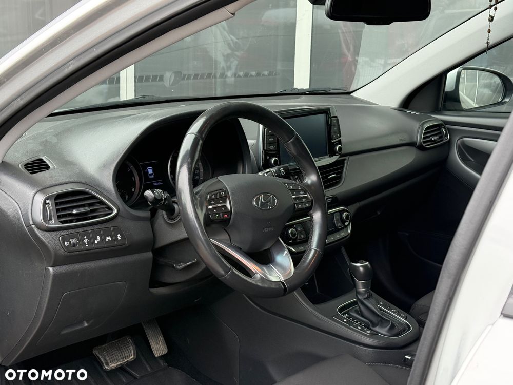 Hyundai i30 1.4 T-GDI DCT Premium - 9