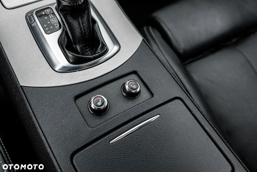 Infiniti G G37 S - 36