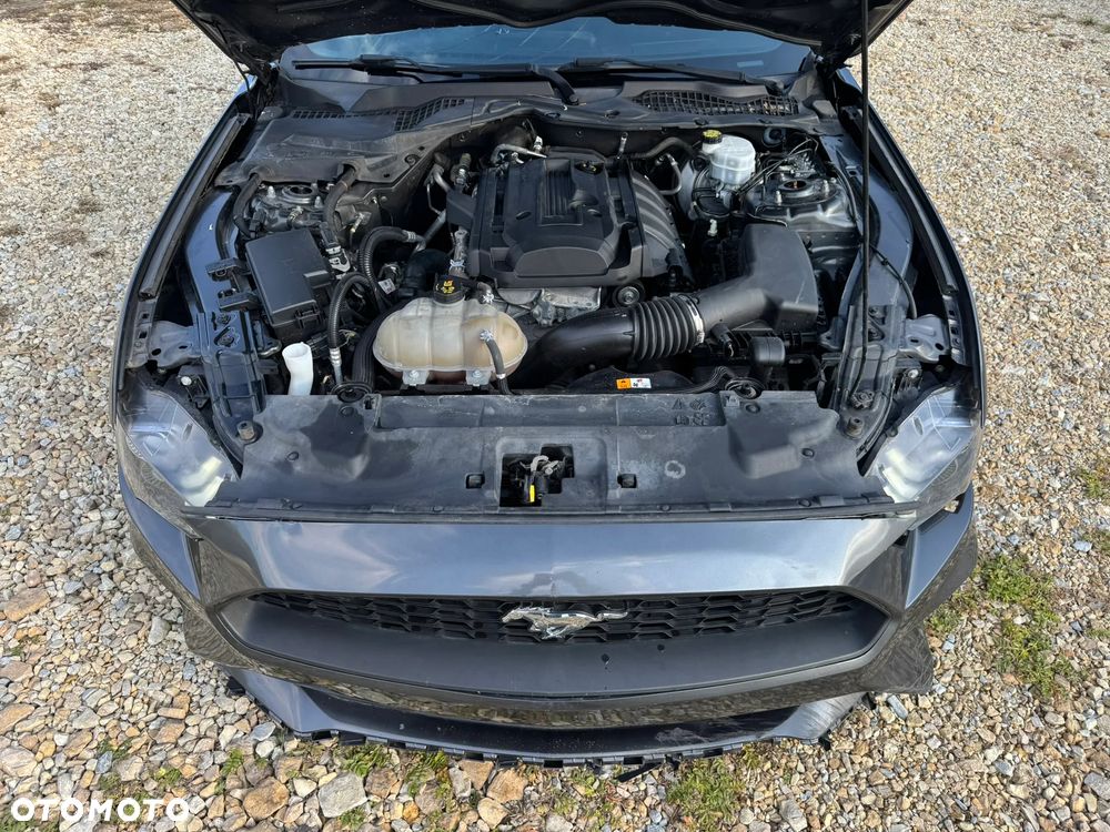 Ford Mustang Fastback 2.3 Eco Boost - 25