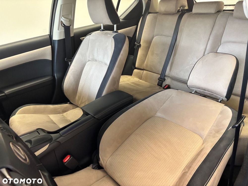 Lexus CT - 8