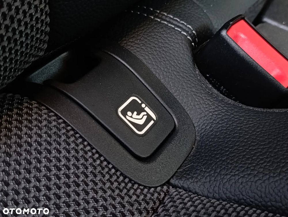 Mercedes-Benz Klasa E 200 9G-TRONIC AMG Line - 32