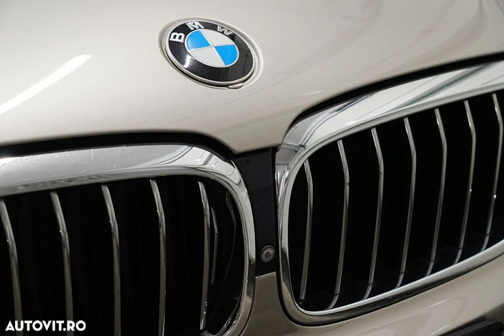 BMW Seria 5 520d xDrive AT - 9