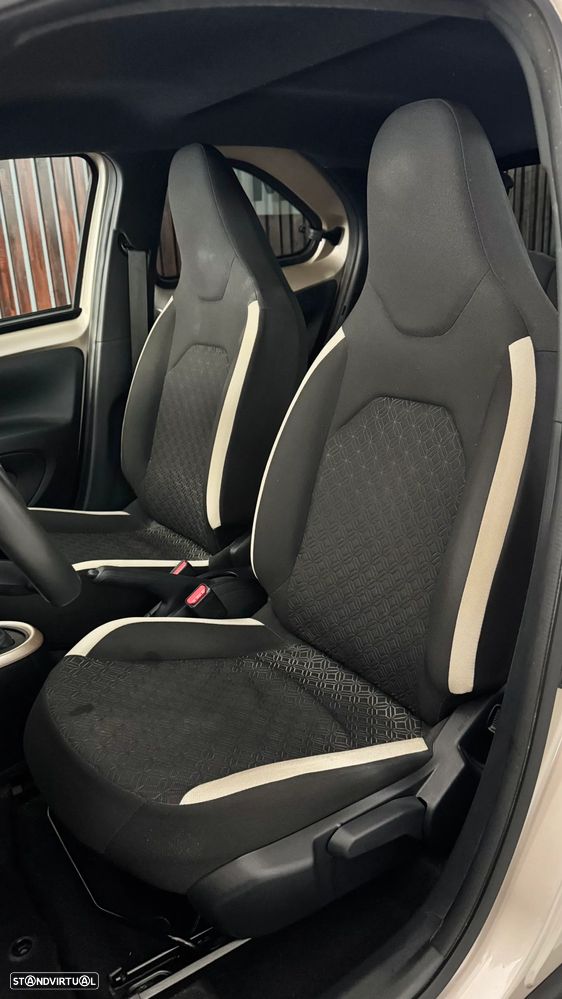 Toyota Aygo X 1.0 Pulse CVT - 22