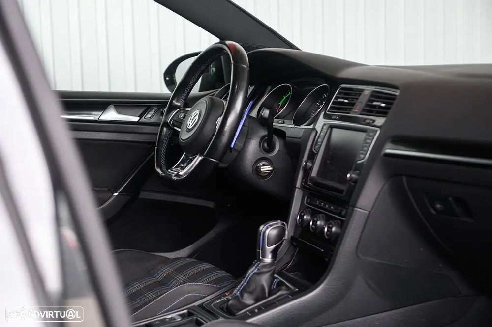 VW Golf 1.4 GTE Plug-In-Hybrid DSG - 57