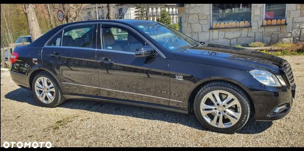 Mercedes-Benz Klasa E 300 CDI BlueEff Avantgarde - 3