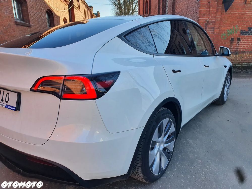 Tesla Model Y Long Range RWD - 3