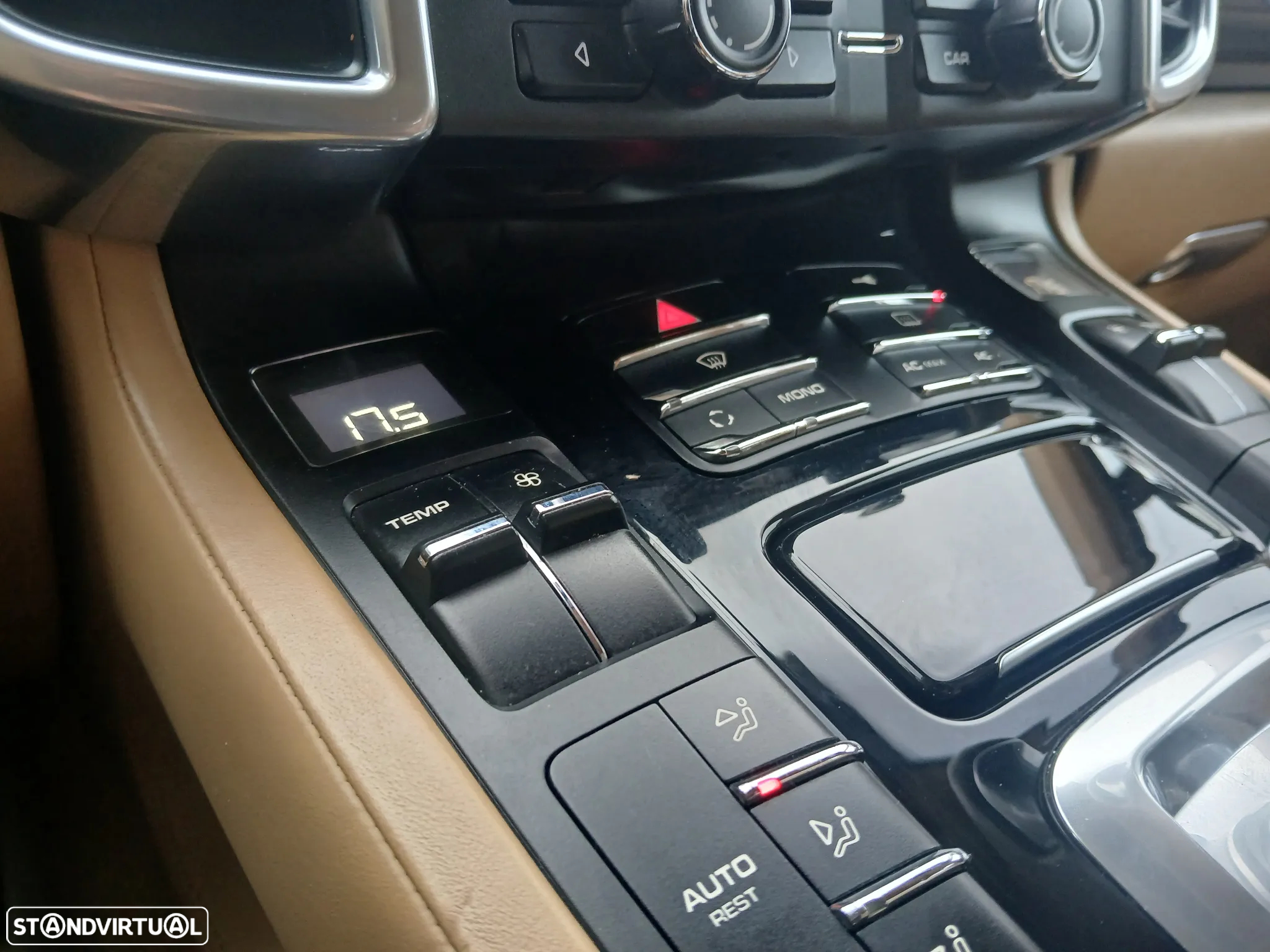 Porsche Cayenne - 43