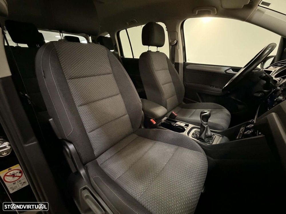 VW Touran 1.5 TSI Confortline - 11