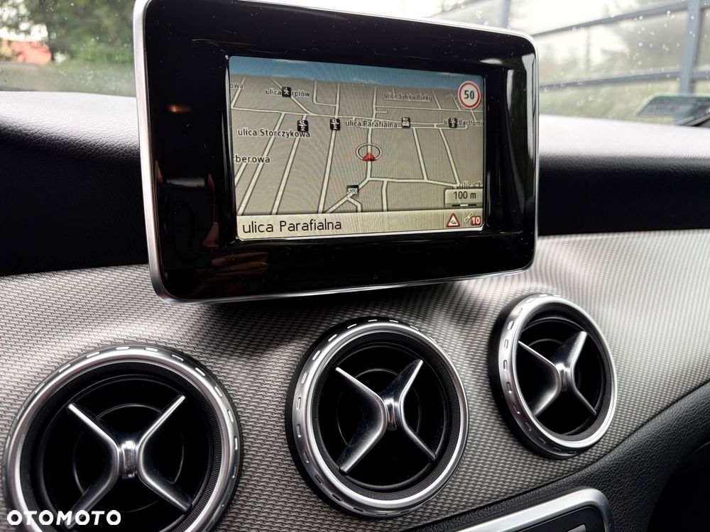 Mercedes-Benz GLA 250 4-Matic - 24
