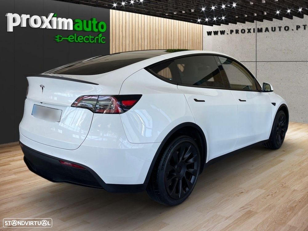 Tesla Model Y Long Range Dual Motor AWD - 17