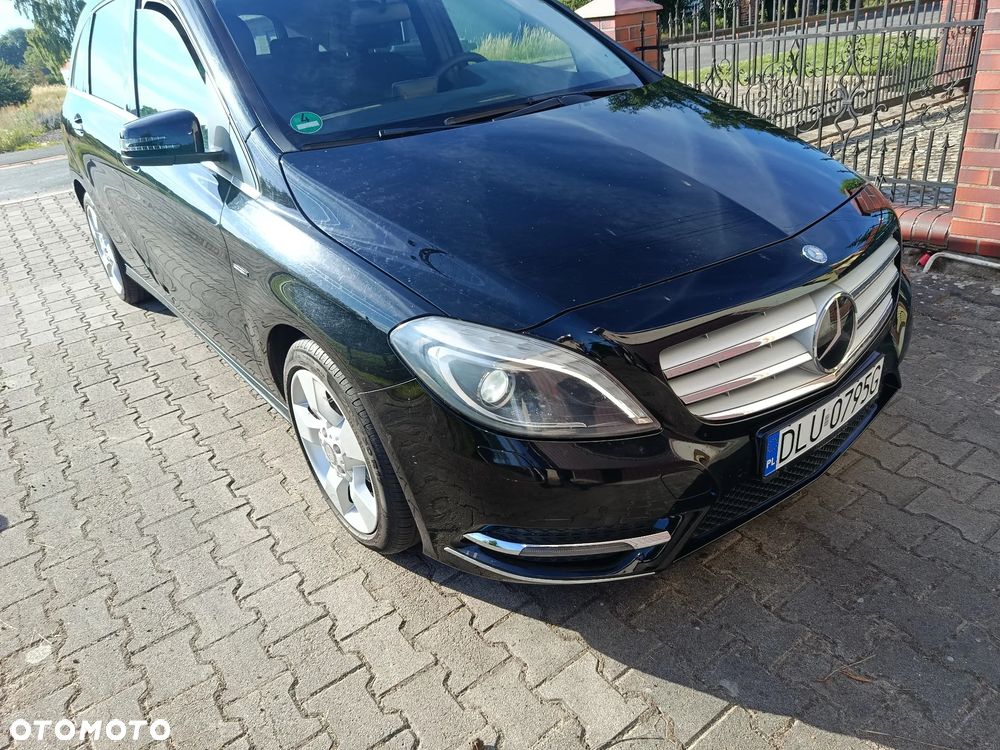 Mercedes-Benz Klasa B 180 AMG Line - 2