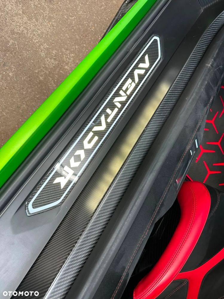 Lamborghini Aventador SVJ - 21