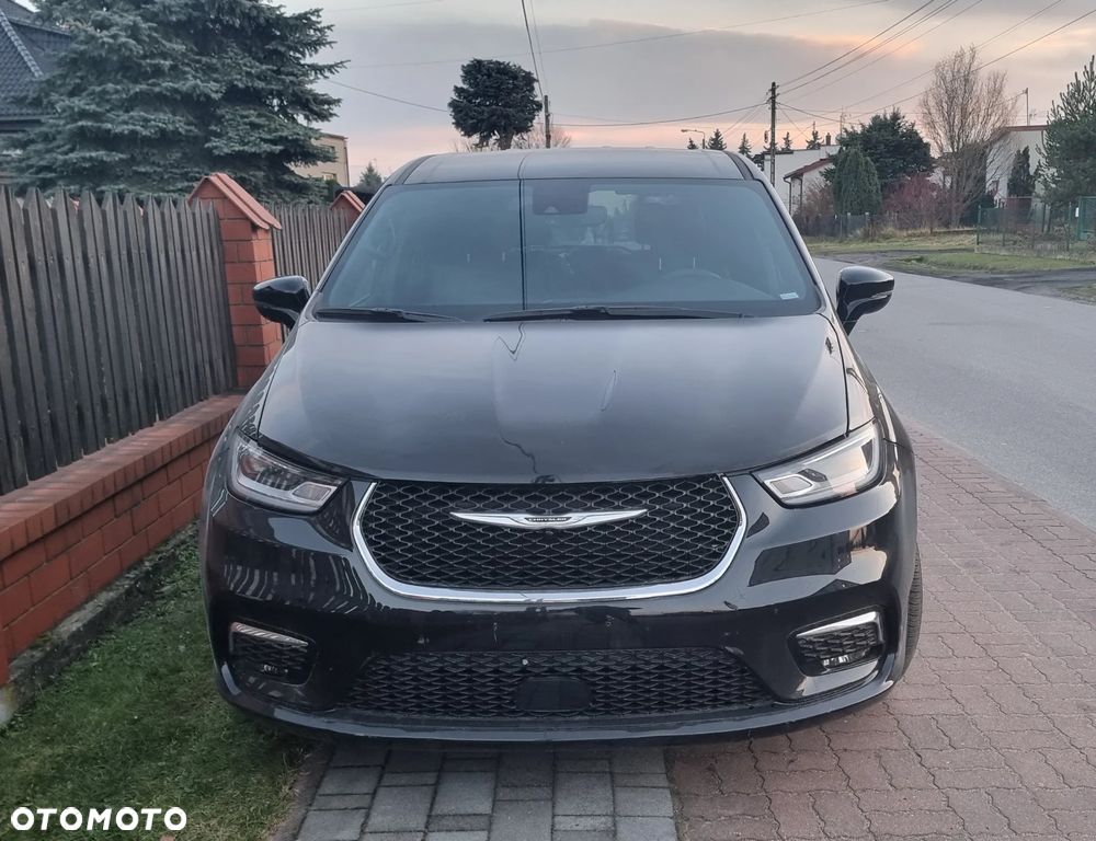 Chrysler Pacifica - 1