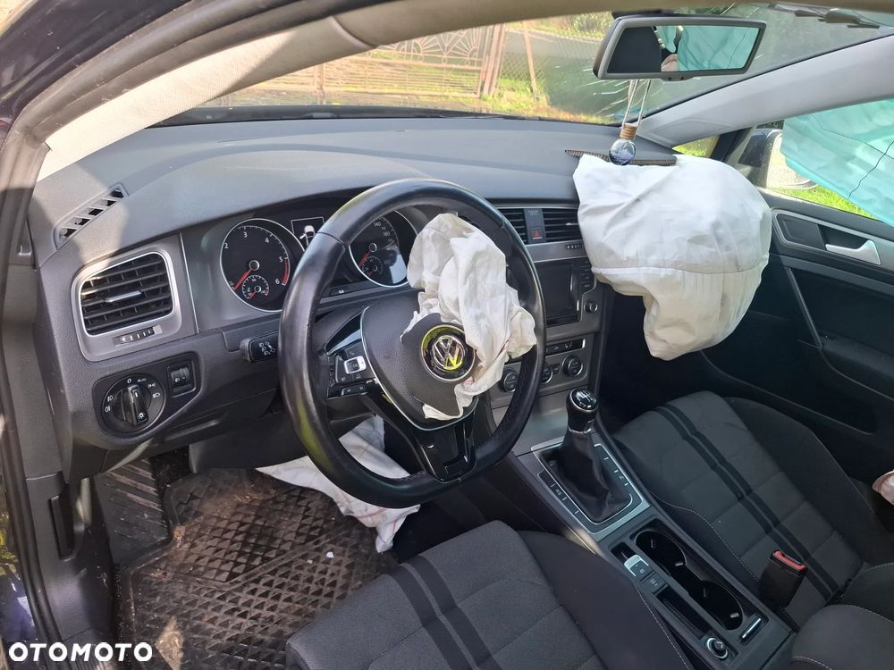 Volkswagen Golf - 8