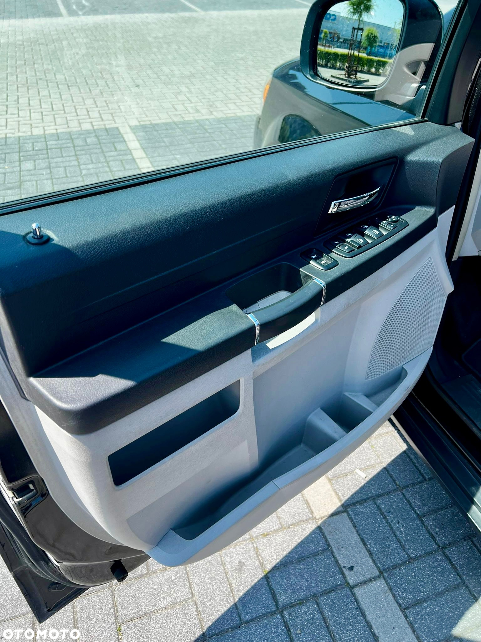 Chrysler Grand Voyager 2.8 CRD Automatik LX - 9