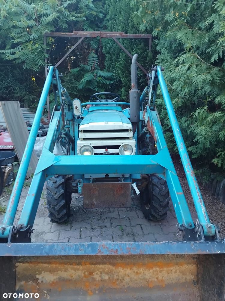 Mitsubishi D2050FD - 2