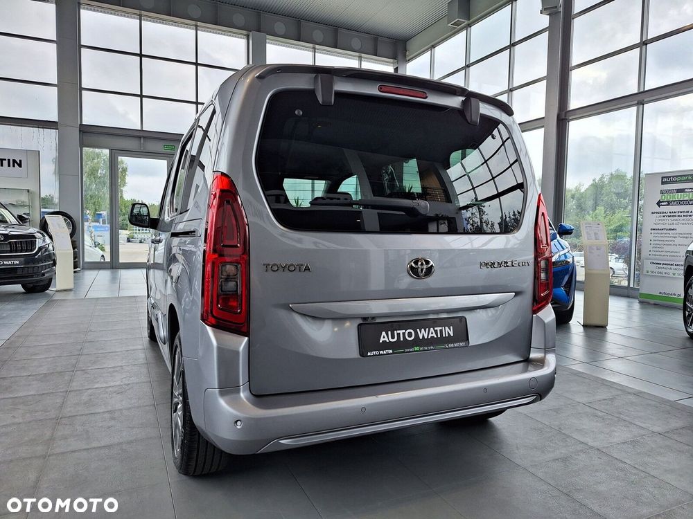 Toyota Proace City Verso 1.5 D-4D Family - 2