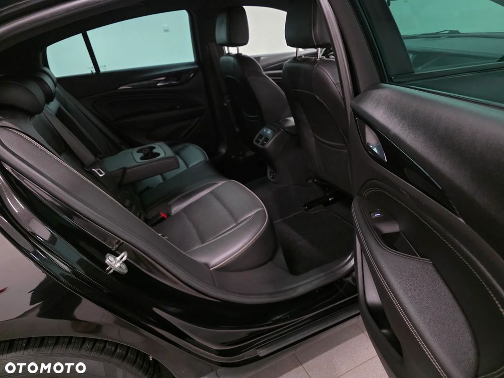Opel Insignia 2.0 BiTurbo 4x4 Exclusive - 30