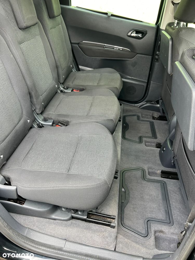 Peugeot 5008 - 13
