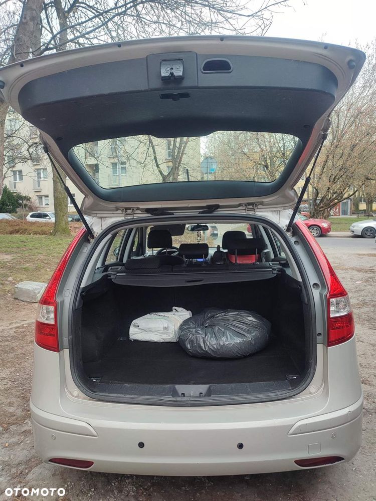 Hyundai i30 1.4 Base + EU5 - 10